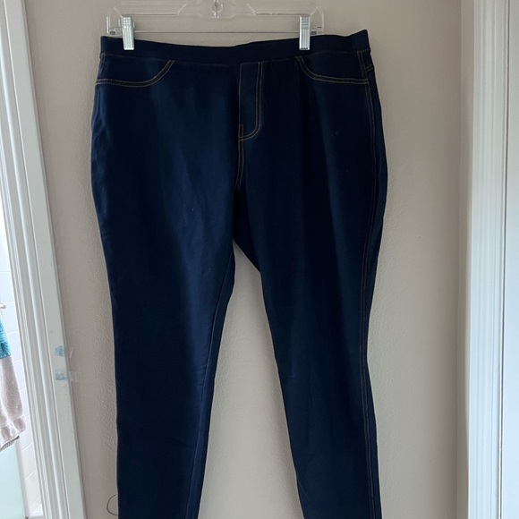 Never worn jeggings - Picture 3 of 6
